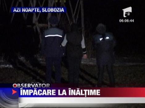 Un barbat din Slobozia s-a urcat pe un stalp de inalta tensiune de suparare