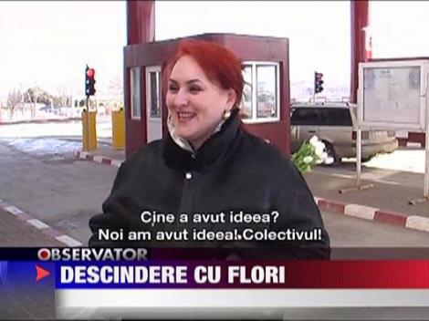 Descindere in Vama Stanca! Mascatii au... impartit flori femeilor