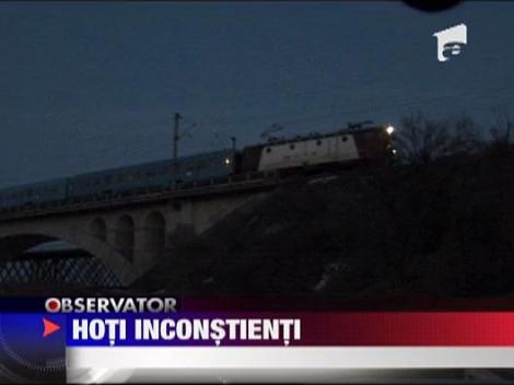 Trei hoti de cablu au pus in pericol circulatia trenurilor