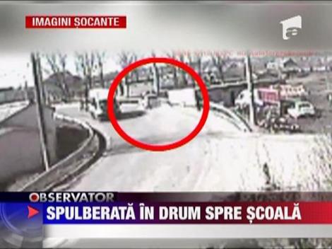IMAGINI SOCANTE! Adolescenta spulberata in drum spre scoala