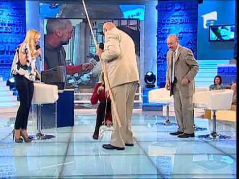 Viorel Lis o plimba pe Oana cu sania