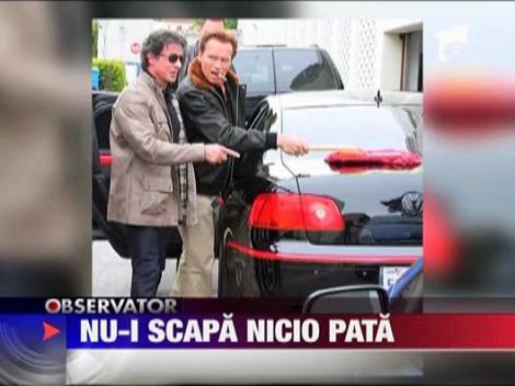 Arnold Schwarzenegger i-a spalat masina lui Sylvester Stallone