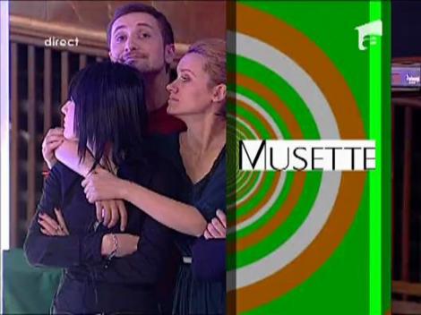 Maria Carneci - Dragoste esti pacatoasa