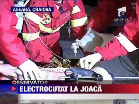 Copil electrocutat la joaca