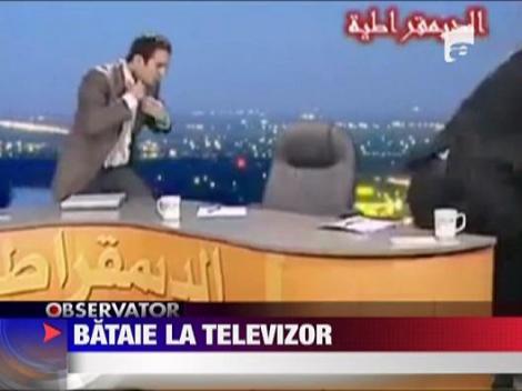 Doi politicieni irakieni s-au batut la televizor