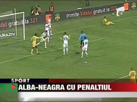 Alba-neagra cu penaltiul