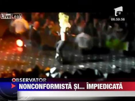 Lady Gaga a cazut pe scena, in Atlanta