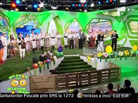 Ramona & Petrica Vita & Ansamblul Semenicul - Orice parinte din lume