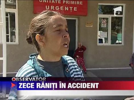 Zeci raniti intr-un grav accident auto