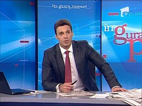 Culturistul care se antreneaza in parc