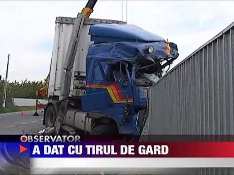 A intrat cu tirul in gardul lui Boc