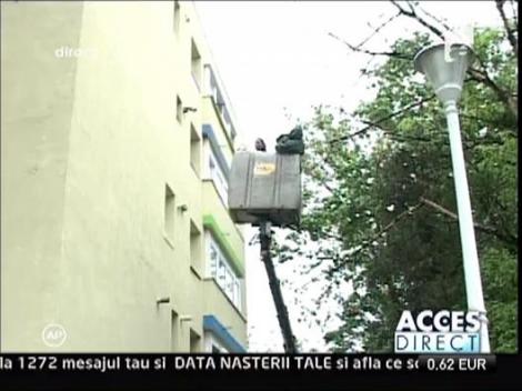 Cu macaraua la geamul lui Carmen Serban!