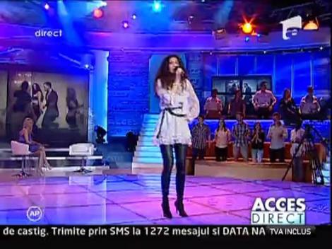 Claudia Pavel - Somebody's watching me