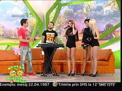 Trupa de fete Senzual la Neatza