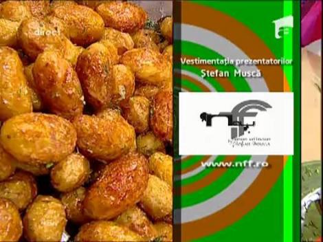 Cartofi noi cu sos de branzeturi