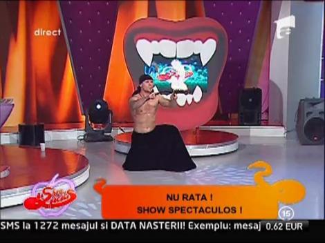 Se joaca cu focul fara sa se arda!