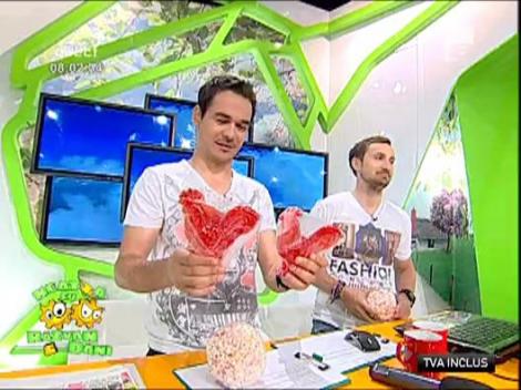 Uite ce cocosei au primit Razvan si Dani