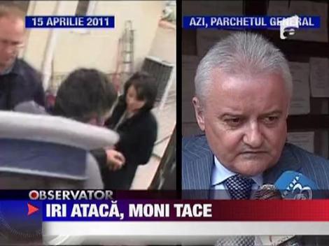 Iri ataca, Moni tace