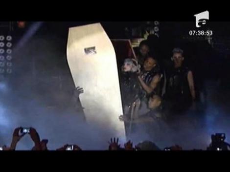 Lady Gaga este "insarcinata"