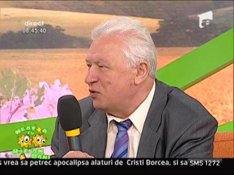 Mircea Ciuhrii trateaza bolnavii cu insecte