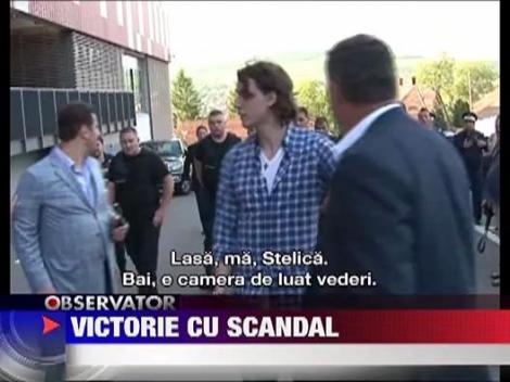 Olaroiu si Becali s-au luat la harta cu stewarzii de la CFR Cluj‎