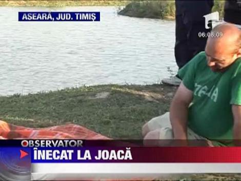 Copil inecat la locul de joaca