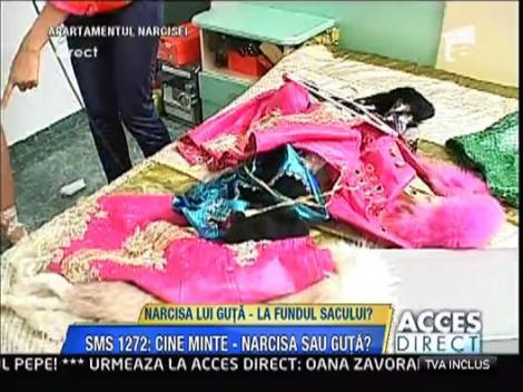 Nevasta lui Guta si-a scos hainele la vanzare