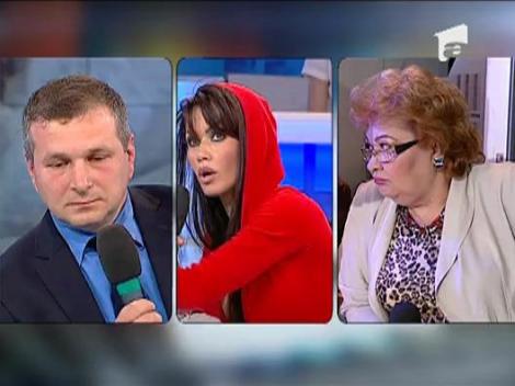 Oana asteapta scuze de la mama sa