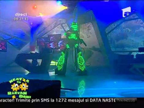 Show cu roboti si lasere la Neatza