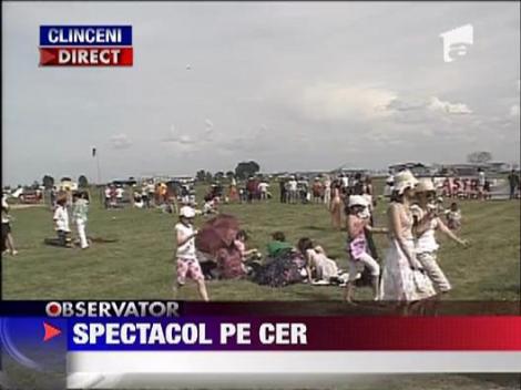 Pilotii se-ntrec in acrobatii la Clinceni