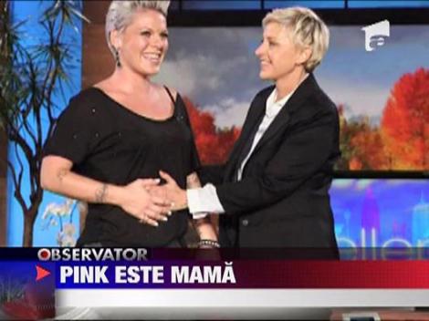 Pink este mama