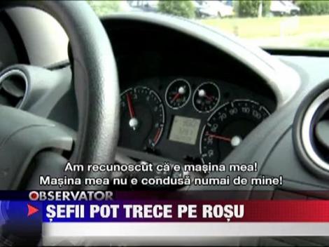 Seful Politiei Timis filmat in timp ce trecea cu masina pe culoarea rosie a unui semafor