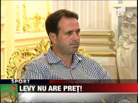 Becali ii face declaratii de dragoste lui Ronny Levy