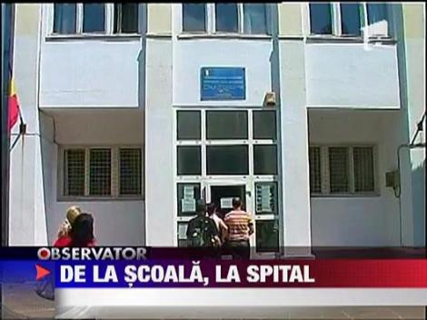 Elev spitalizat dupa ce s-a lovit de o banca din clasa