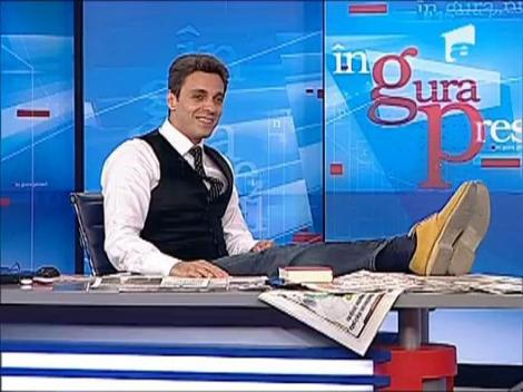 Mircea Badea ne prezinta pantofii lui galbeni