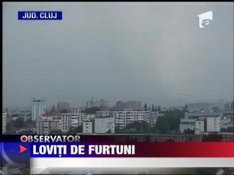 Doi oameni au murit dupa ce au fost loviti de fulger