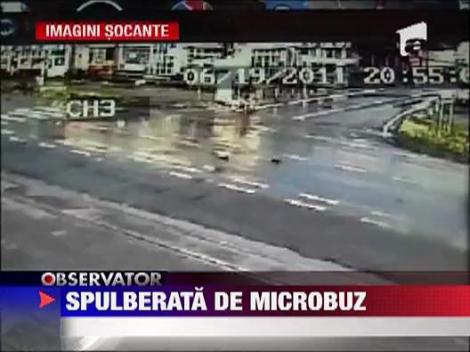 IMAGINI SOCANTE / Tanara spulberata pe trecerea de pietoni