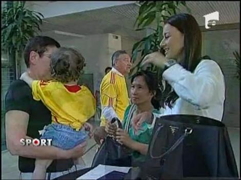 Nasu' Sandu i-a imbracat pe Simona si pe David in tricourile Nationalei