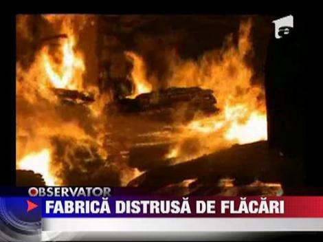 Fabrica distrusa de flacari