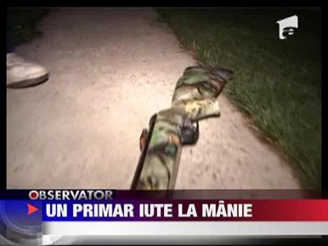 Dambovita: Un primar a impuscat un tanar