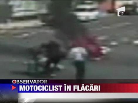 Motociclist in flacari