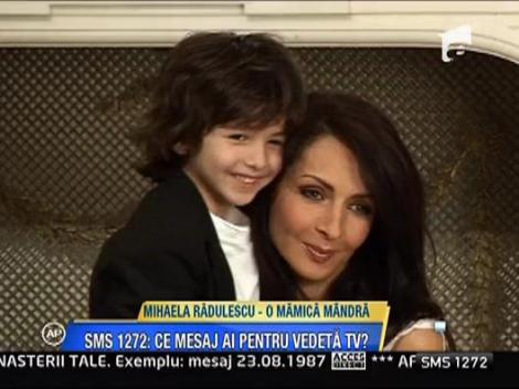 Mihaela Radulescu, o mamica foarte mandra de baietelul ei