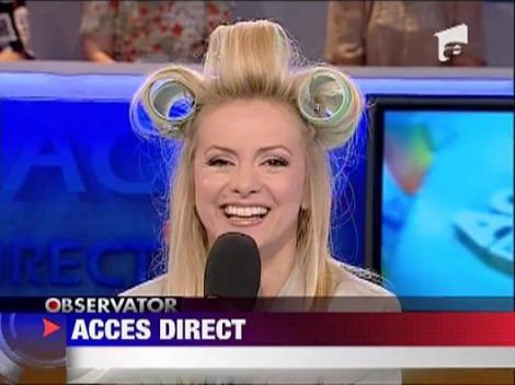 Simona Gherghe cu bigudiuri pe cap