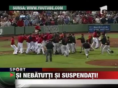 Bataie generala le un meci de baseball, in SUA