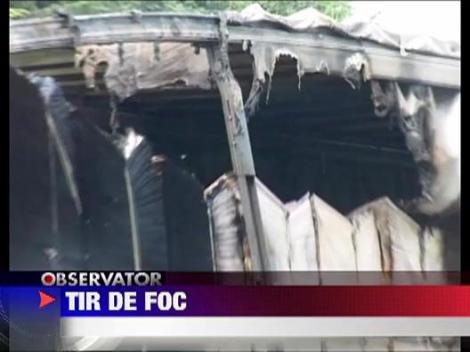 TIR in flacari in Pasul Tihuta