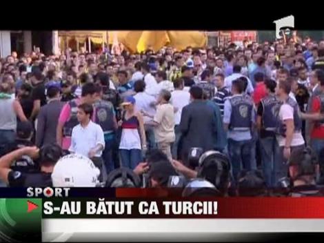 Razboi la Istanbul intre fanii lui Fenerbahce si politia turca