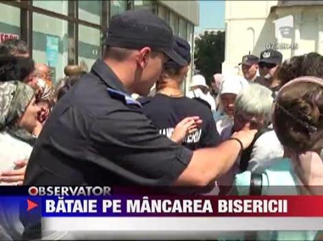 Apa sfintita rece cu lamaie si menta pentru credinciosi