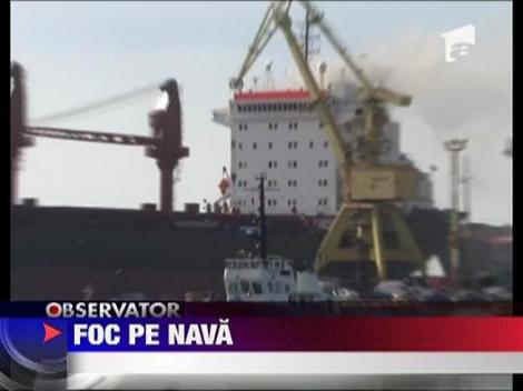 Nava in flacari pe santierul naval Midia Navodari