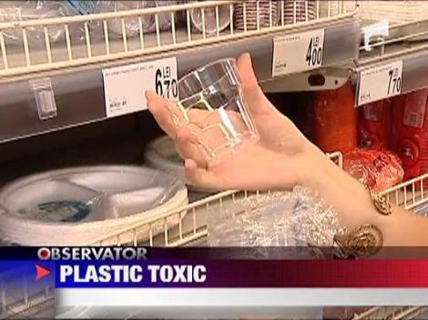 UE blocheaza importurile de recipiente din plastic facute in China