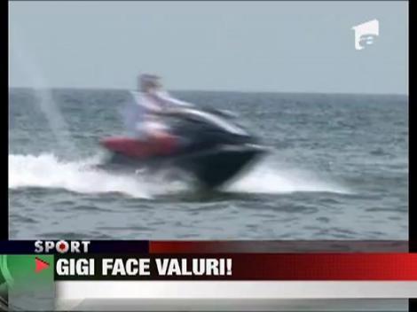 Gigi Becali s-a luptat cu valurile
